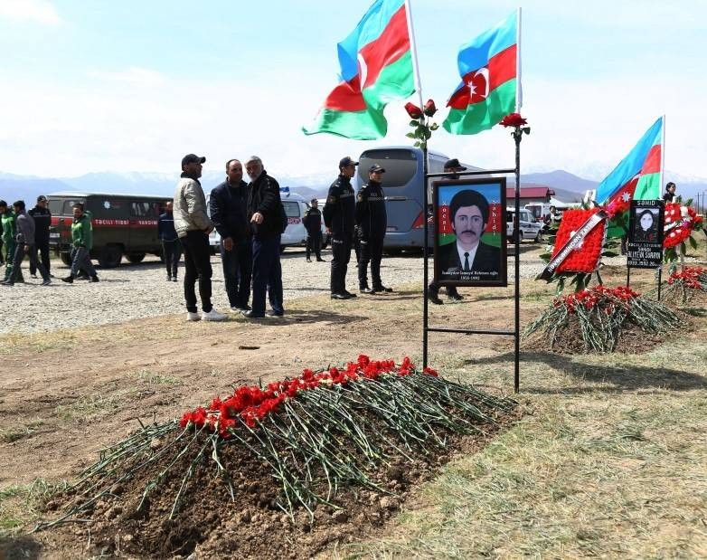 Hocalı katliamının yedi kurbanının kalıntısı Hocalı'da defnedildi - Resim: 3